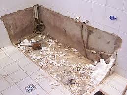 Демонтаж сантехники в ванной комнате 